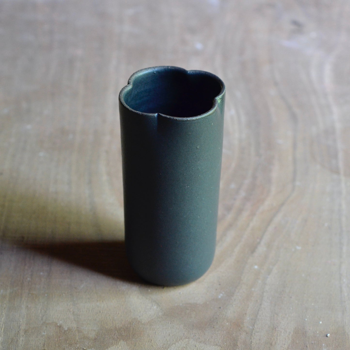 Vase - Claddagh - Black - 7x2"