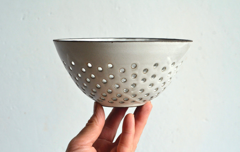 Berry Bowl / Colander - 8x3