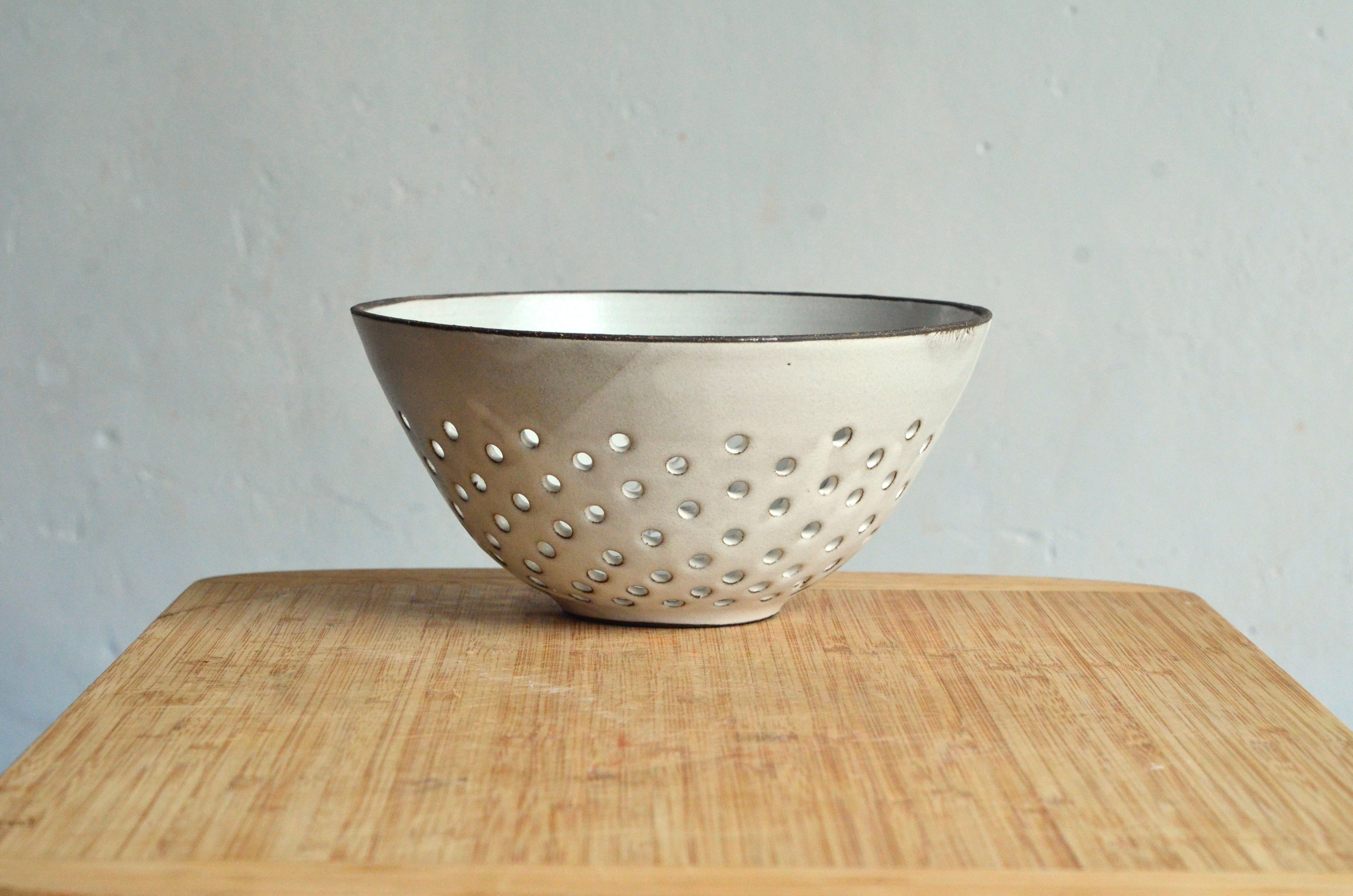 Berry Bowl / Colander - 8x3
