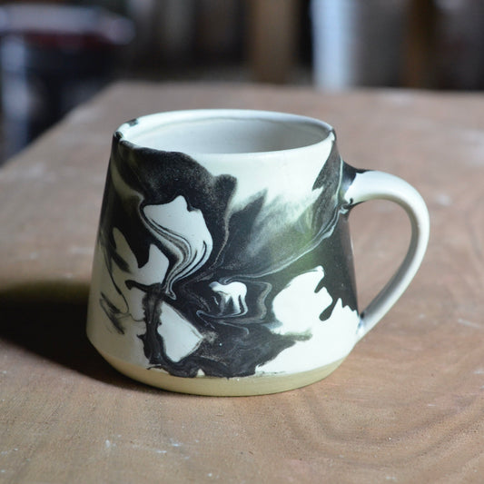 Le Mug - Unguarded Light - Black - 10 Ounces
