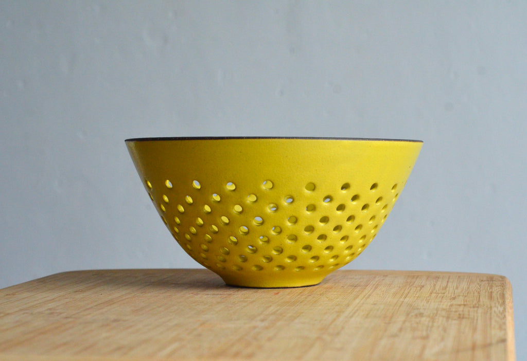 Berry Bowl / Colander - 8x3